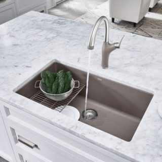 Quartz and granite countertops for kitchen renovations
