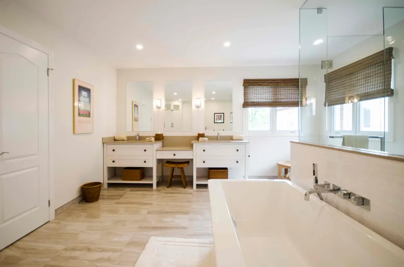 Coastal Cool Ensuite - Image 11