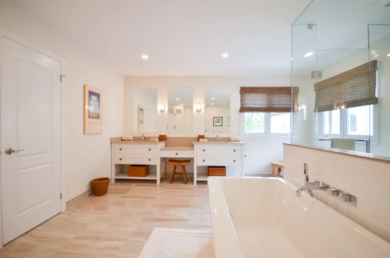 Coastal Cool Ensuite - Image 1