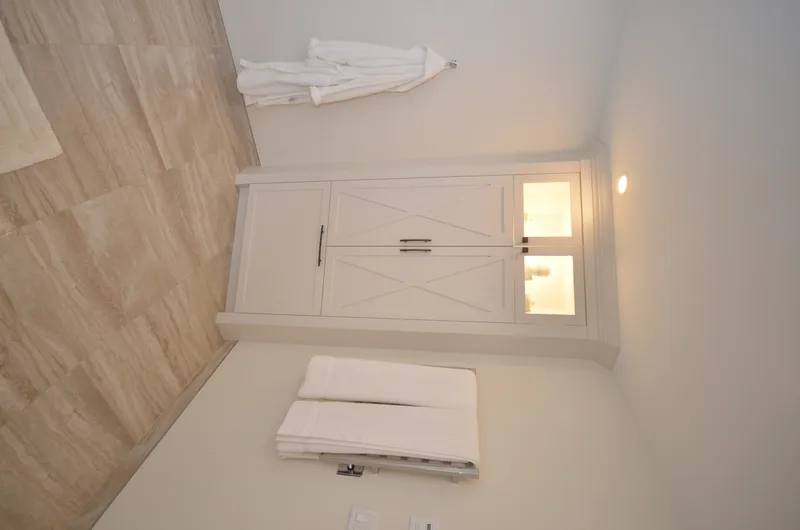 Coastal Cool Ensuite - Image 5