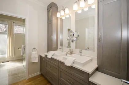 Elegant Two-Room Ensuite - Image 1