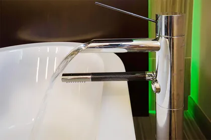 Chromotherapy in Main Bathroom - Image 28