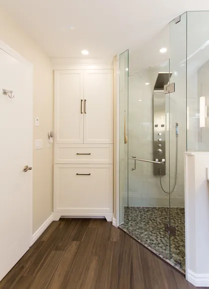 Marble and Quartz Bathroom - Image 7