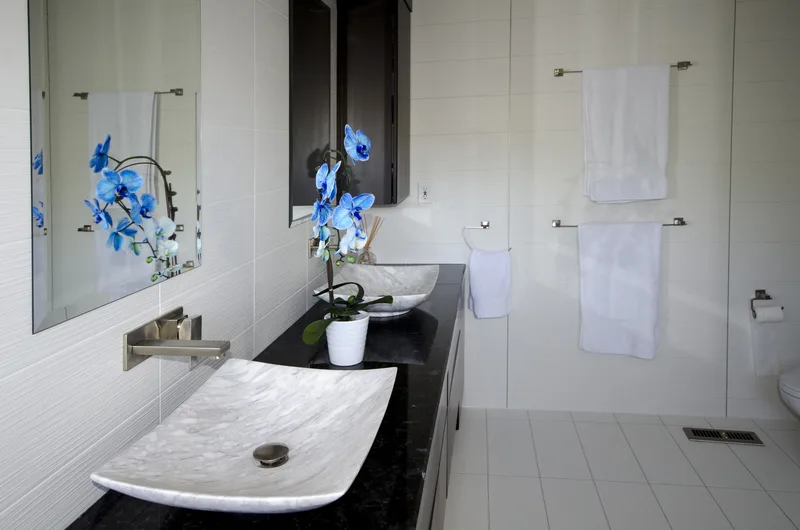 Classic Ensuite with Custom Shower Bench - Image 18