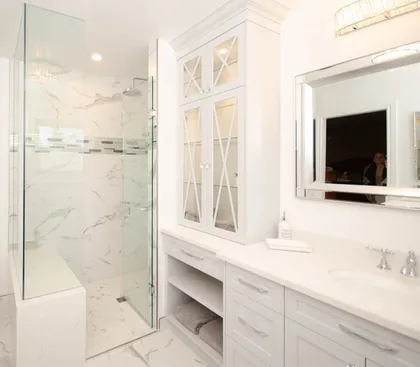 Two Vanity Ensuite - Image 2