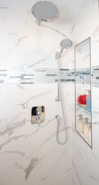 Two Vanity Ensuite - Image 4