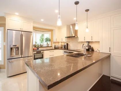 Creamy White Kitchen - Image 3