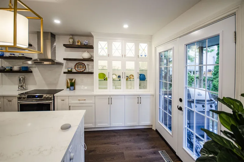 Bright White Kitchen - Image 5
