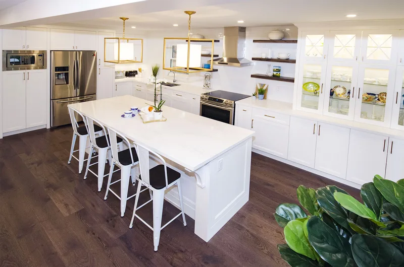 Bright White Kitchen - Image 11