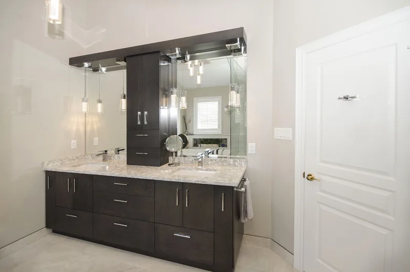 Ensuite with Cathedral Ceilings - Image 14