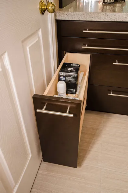 Ensuite with Trough Sink - Image 14