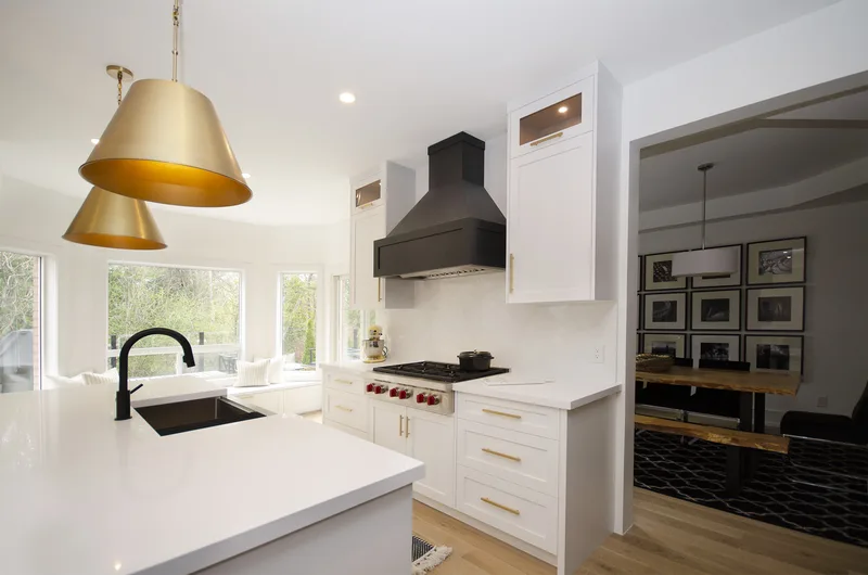 Contemporary Black and White Kitchen Renovation in Pickering - Image 16