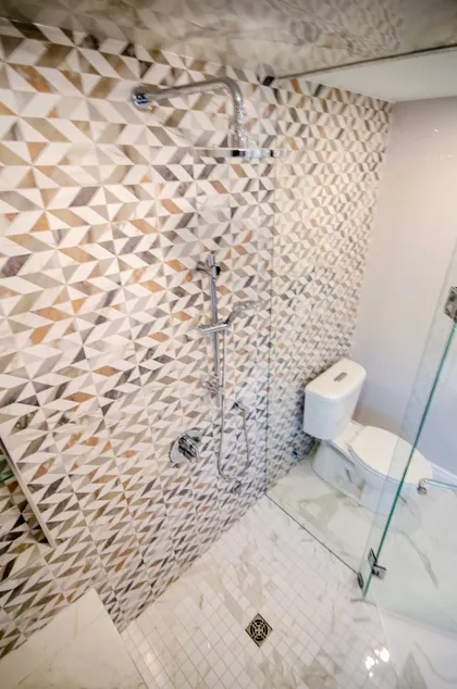 Luxurious Steam Shower Ensuite Renovation in Whitby - Image 4