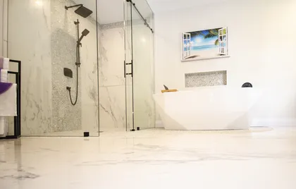 Modern Pickering Ensuite With Laminar Flow Bathtub Filler - Image 13