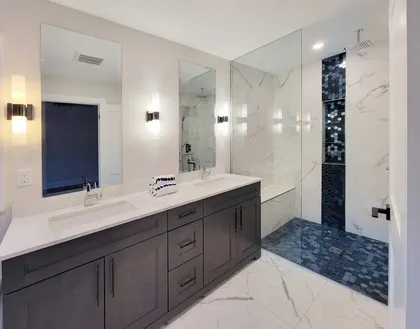 Ensuite with A Hexagonal Navy Blue Mosaic - Image 4