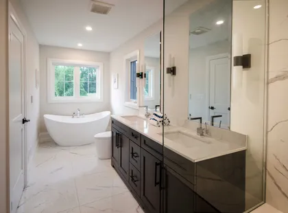 Ensuite with A Hexagonal Navy Blue Mosaic - Image 5