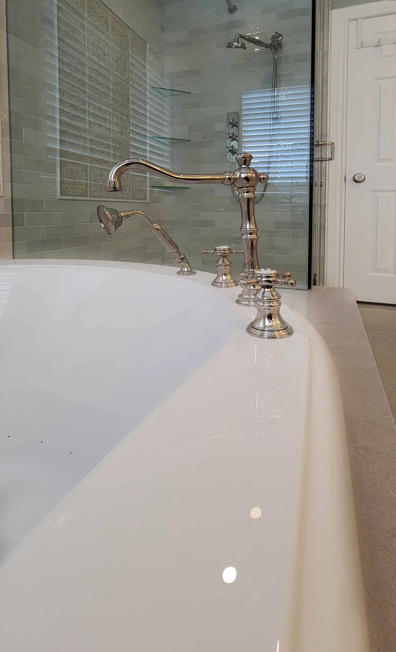 Elegant Pickering Ensuite With Custom Vanity Design - Image 6