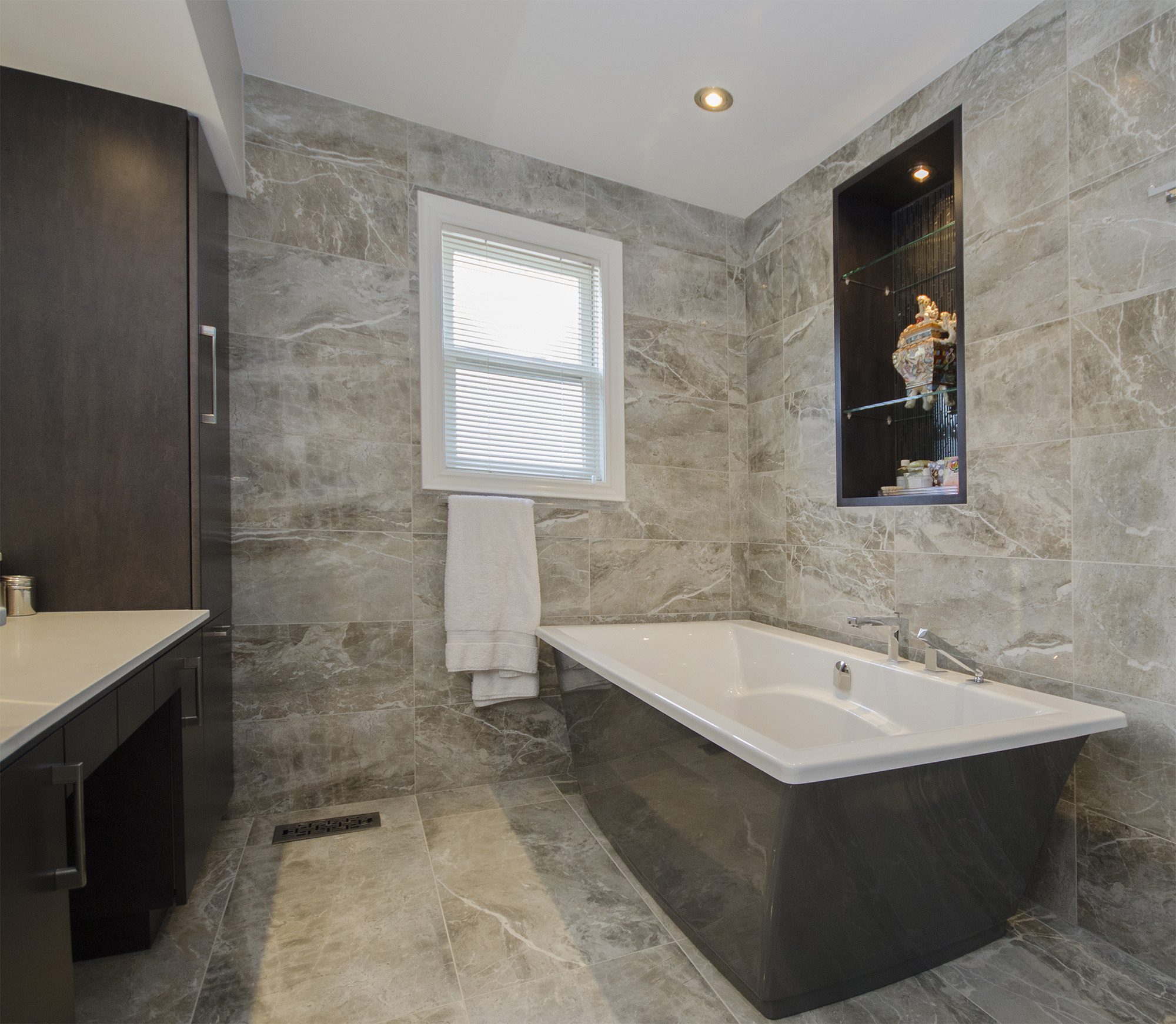 Batroom_Remodeling_Floor_Bath_Design_11